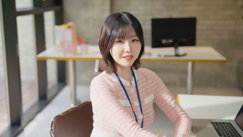 图片[4]-嘘, 美女拍摄中/Heroines Through My Lens